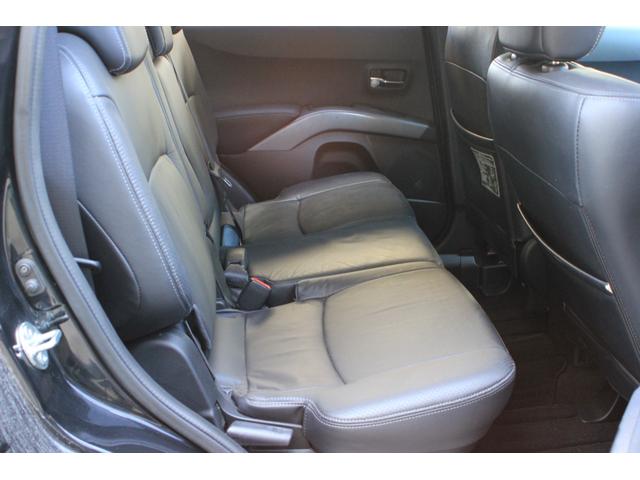 運転席側リヤシート！