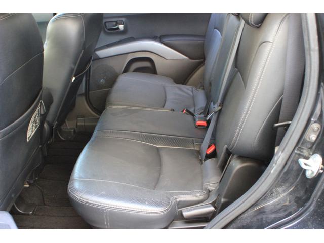 運転席側リヤシート！