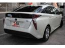 プリウス Ｓセーフティプラス　ワンオーナー車　セーフティセンス　インテリジェントクリアランスソナー　ＬＥＤヘッドライト　ＬＥＤフォグ　純正９インチナビ　フルセグＴＶ　Ｂｌｕｅｔｏｏｔｈ　バックカメラ　ＥＴＣ　ドライブレコーダー（6枚目）