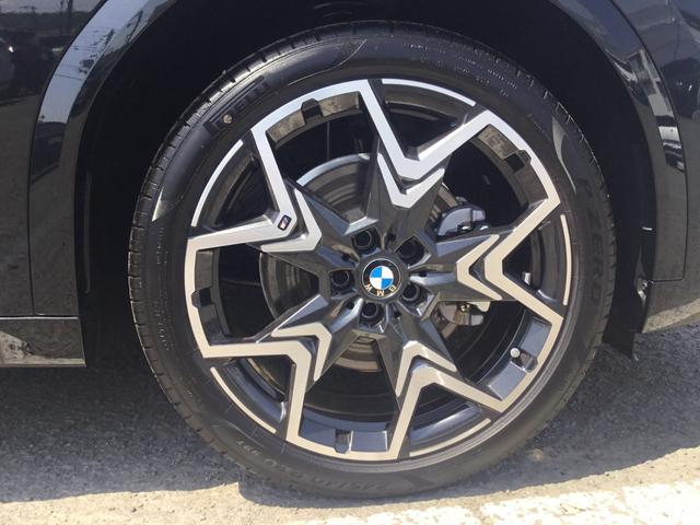 Ｘ２ ｘＤｒｉｖｅ　２０ｉ　Ｍスポーツ　弊社レンタＵＰ　ブラックサファイア　全周囲カメラ　２０インチアルミホィール　衝突被害軽減ブレーキ　前車追従クルーズコントロール　リアプライバシーガラス（8枚目）