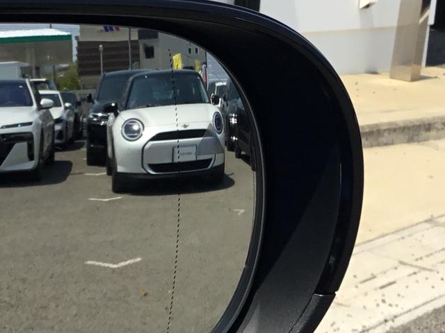 ＭＩＮＩ クーパーＳ　フェイバリット・トリム　弊社試乗車禁煙車　アインサンシャインブルー　マルチトーンルーフ　ファイバードトリム　電動シート　Ｍパッケージ　ハーマンカードンスピーカー　ステアリングヒーター　シートヒーター　全周囲カメラ（52枚目）