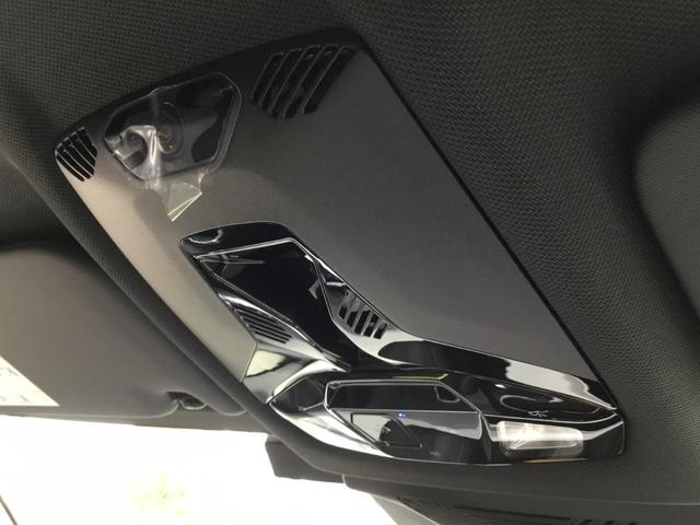 Ｘ２ ｘＤｒｉｖｅ　２０ｉ　Ｍスポーツ　弊社試乗車禁煙車　ブラックサファイア　ステアリングヒーター　全周囲カメラ　２０インチＡＷ　ａｐｐｌｅカー　ａｎｄｒｏｉｄオート対応ナビ　衝突被害軽減ブレーキ　前車追従クルーズコントロール（71枚目）