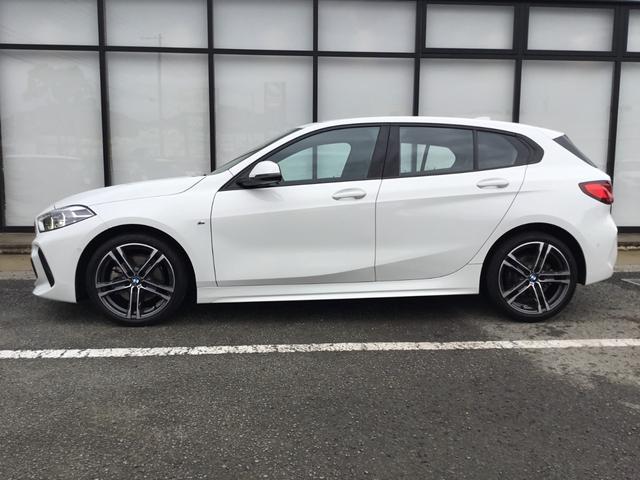 １シリーズ １１８ｄ　Ｍスポーツ　弊社試乗車禁煙車　アルピンホワイト　衝突被害軽減ブレーキ　前車追従クルーズコントロール　１８インチアルミホィール　ａｐｐｌｅカープレイ対応ナビ　前後センサー　純正Ｂカメラ（9枚目）