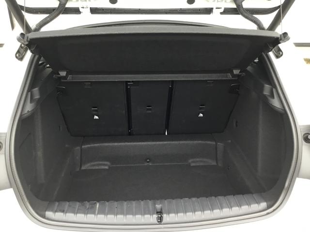 １シリーズ １１８ｄ　Ｍスポーツ　弊社試乗車禁煙車　アルピンホワイト　衝突被害軽減ブレーキ　前車追従クルーズコントロール　１８インチアルミホィール　ａｐｐｌｅカープレイ対応ナビ　前後センサー　純正Ｂカメラ（14枚目）