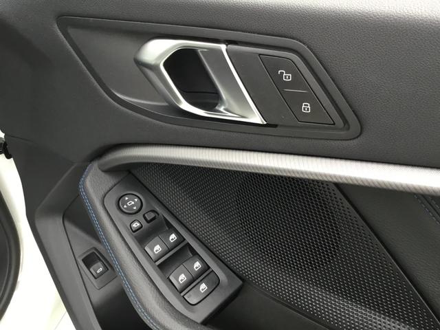 １シリーズ １１８ｄ　Ｍスポーツ　弊社試乗車禁煙車　アルピンホワイト　衝突被害軽減ブレーキ　前車追従クルーズコントロール　１８インチアルミホィール　ａｐｐｌｅカープレイ対応ナビ　前後センサー　純正Ｂカメラ（49枚目）