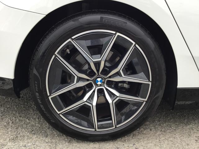 ５シリーズ ５２３ｄ　ｘＤｒｉｖｅ　Ｍスポーツ　ＡＲ弊社試乗車　アルピンホワイト　コンフォートドライビングパッケージ　全周囲カメラ　衝突被害軽減ブレーキ　前車追従クルーズコントロール　ＡＲ画像ナビ　４ゾーンエアコン（11枚目）