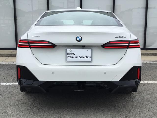 ５シリーズ ５２３ｄ　ｘＤｒｉｖｅ　Ｍスポーツ　ＡＲ弊社試乗車　アルピンホワイト　コンフォートドライビングパッケージ　全周囲カメラ　衝突被害軽減ブレーキ　前車追従クルーズコントロール　ＡＲ画像ナビ　４ゾーンエアコン（15枚目）