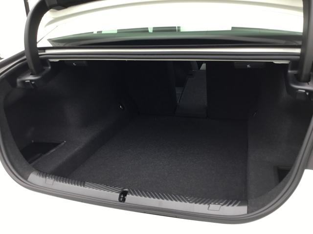 ５シリーズ ５２３ｄ　ｘＤｒｉｖｅ　Ｍスポーツ　ＡＲ弊社試乗車　アルピンホワイト　コンフォートドライビングパッケージ　全周囲カメラ　衝突被害軽減ブレーキ　前車追従クルーズコントロール　ＡＲ画像ナビ　４ゾーンエアコン（22枚目）