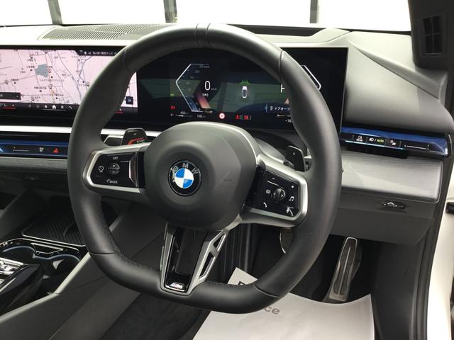 ５シリーズ ５２３ｄ　ｘＤｒｉｖｅ　Ｍスポーツ　ＡＲ弊社試乗車　アルピンホワイト　コンフォートドライビングパッケージ　全周囲カメラ　衝突被害軽減ブレーキ　前車追従クルーズコントロール　ＡＲ画像ナビ　４ゾーンエアコン（32枚目）