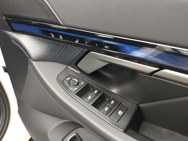 ５シリーズ ５２３ｄ　ｘＤｒｉｖｅ　Ｍスポーツ　ＡＲ弊社試乗車　アルピンホワイト　コンフォートドライビングパッケージ　全周囲カメラ　衝突被害軽減ブレーキ　前車追従クルーズコントロール　ＡＲ画像ナビ　４ゾーンエアコン（51枚目）