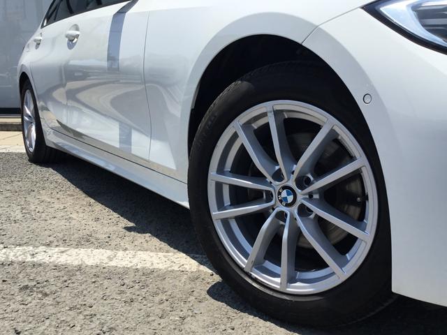 ３シリーズ ３２０ｄ　ｘＤｒｉｖｅ　１オーナー　認定中古車　２年正規ディラー保証　フロントカメラ　禁煙車　スタンダードモデル　アルピンホワイト　ＬＥＤヘッドライト　アクティブクルーズコントロール（6枚目）