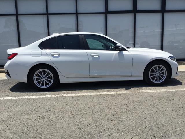 ３シリーズ ３２０ｄ　ｘＤｒｉｖｅ　１オーナー　認定中古車　２年正規ディラー保証　フロントカメラ　禁煙車　スタンダードモデル　アルピンホワイト　ＬＥＤヘッドライト　アクティブクルーズコントロール（8枚目）