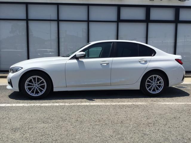 ３シリーズ ３２０ｄ　ｘＤｒｉｖｅ　１オーナー　認定中古車　２年正規ディラー保証　フロントカメラ　禁煙車　スタンダードモデル　アルピンホワイト　ＬＥＤヘッドライト　アクティブクルーズコントロール（11枚目）