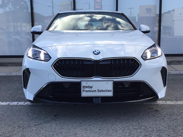 2シリーズ 220グランクーペ Mスポーツ 認定中古車 キドニーアイコニックグロー テクノロジーパッケージ ドライビングアシストプロフェッショナル 18インチアルミ アダプティブMサスペンンション(3枚目)