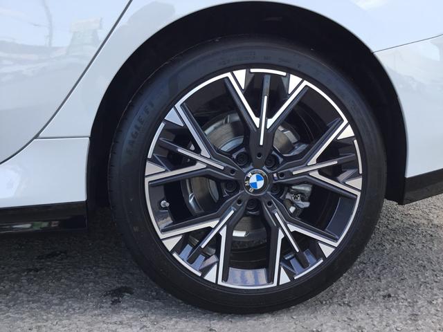 2シリーズ 220グランクーペ Mスポーツ 認定中古車 キドニーアイコニックグロー テクノロジーパッケージ ドライビングアシストプロフェッショナル 18インチアルミ アダプティブMサスペンンション(13枚目)