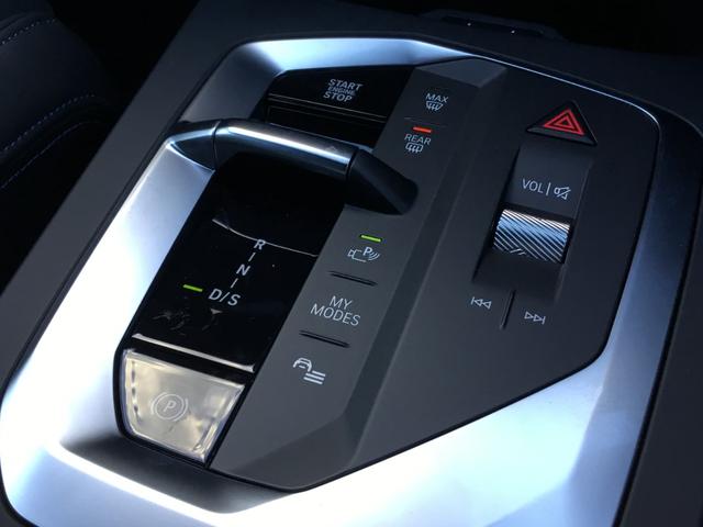 2シリーズ 220グランクーペ Mスポーツ 認定中古車 キドニーアイコニックグロー テクノロジーパッケージ ドライビングアシストプロフェッショナル 18インチアルミ アダプティブMサスペンンション(64枚目)