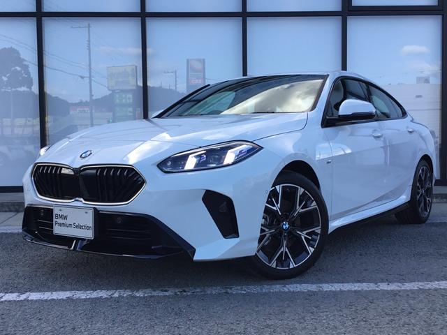 2シリーズ 220dグランクーペ Mスポーツ 認定中古車 キドニーアイコニックグロー テクノロジーパッケージ ドライビングアシストプロフェッショナル 18インチアルミ アダプティブMサスペンンション ヘッドアップディスプレイ(2枚目)