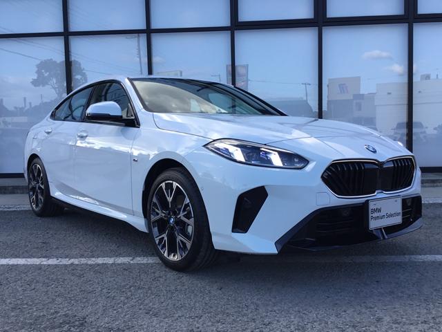 2シリーズ 220dグランクーペ Mスポーツ 認定中古車 キドニーアイコニックグロー テクノロジーパッケージ ドライビングアシストプロフェッショナル 18インチアルミ アダプティブMサスペンンション ヘッドアップディスプレイ(7枚目)