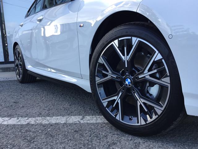 2シリーズ 220dグランクーペ Mスポーツ 認定中古車 キドニーアイコニックグロー テクノロジーパッケージ ドライビングアシストプロフェッショナル 18インチアルミ アダプティブMサスペンンション ヘッドアップディスプレイ(8枚目)