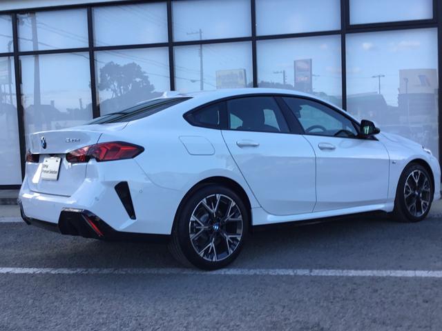 2シリーズ 220dグランクーペ Mスポーツ 認定中古車 キドニーアイコニックグロー テクノロジーパッケージ ドライビングアシストプロフェッショナル 18インチアルミ アダプティブMサスペンンション ヘッドアップディスプレイ(19枚目)