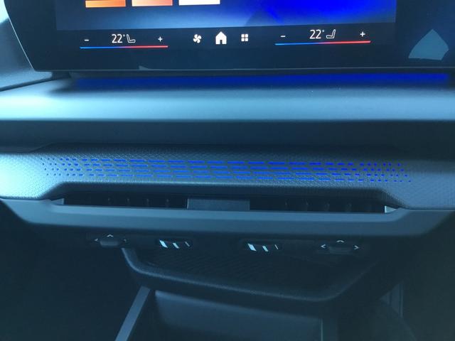 2シリーズ 220dグランクーペ Mスポーツ 認定中古車 キドニーアイコニックグロー テクノロジーパッケージ ドライビングアシストプロフェッショナル 18インチアルミ アダプティブMサスペンンション ヘッドアップディスプレイ(60枚目)