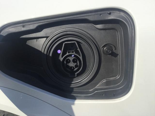 iX2 xDrive 30 Mスポーツ 弊社展示試乗車 アルピンホワイト ハイラインパッケージ 20インチアルミ ハーマンカードン アコースティックガラス 認定中古車 禁煙車両 ヘッドアップディスプレイ(16枚目)