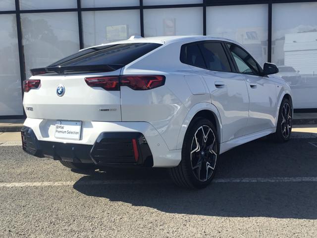 iX2 xDrive 30 Mスポーツ 弊社展示試乗車 アルピンホワイト ハイラインパッケージ 20インチアルミ ハーマンカードン アコースティックガラス 認定中古車 禁煙車両 ヘッドアップディスプレイ(17枚目)