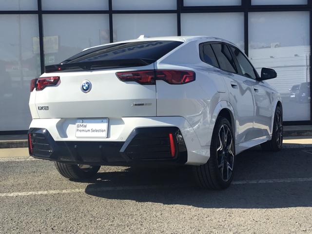 iX2 xDrive 30 Mスポーツ 弊社展示試乗車 アルピンホワイト ハイラインパッケージ 20インチアルミ ハーマンカードン アコースティックガラス 認定中古車 禁煙車両 ヘッドアップディスプレイ(18枚目)