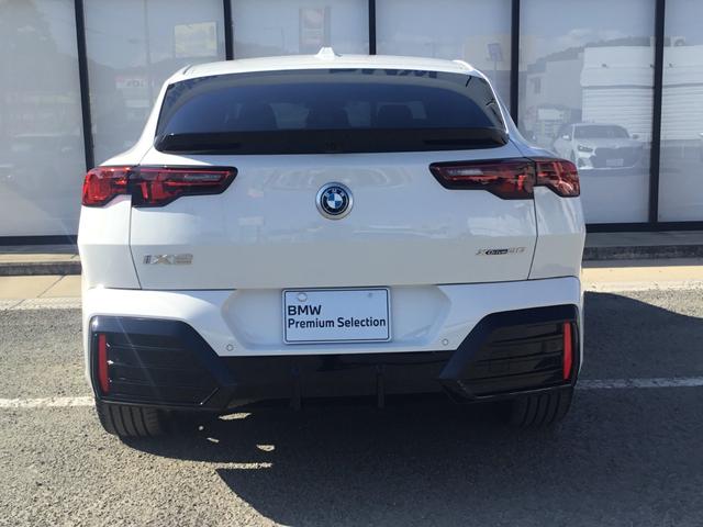iX2 xDrive 30 Mスポーツ 弊社展示試乗車 アルピンホワイト ハイラインパッケージ 20インチアルミ ハーマンカードン アコースティックガラス 認定中古車 禁煙車両 ヘッドアップディスプレイ(19枚目)