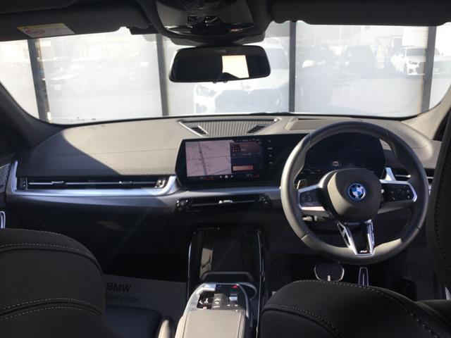 iX2 xDrive 30 Mスポーツ 弊社展示試乗車 アルピンホワイト ハイラインパッケージ 20インチアルミ ハーマンカードン アコースティックガラス 認定中古車 禁煙車両 ヘッドアップディスプレイ(28枚目)