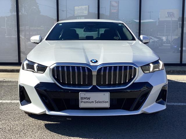 5シリーズ 523d xDrive Mスポーツ 弊社レンタUP 禁煙車 認定中古車 ミネラルホワイト AサスペンションPIAステアリング(3枚目)