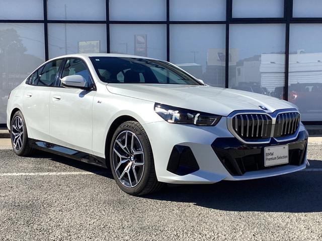 5シリーズ 523d xDrive Mスポーツ 弊社レンタUP 禁煙車 認定中古車 ミネラルホワイト AサスペンションPIAステアリング(6枚目)