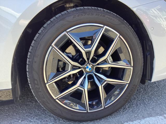 5シリーズ 523d xDrive Mスポーツ 弊社レンタUP 禁煙車 認定中古車 ミネラルホワイト AサスペンションPIAステアリング(9枚目)