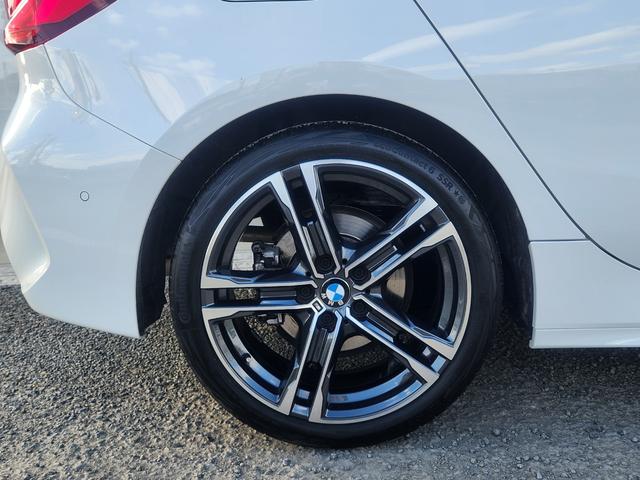 １シリーズ １１８ｉ　Ｍスポーツ　弊社１オーナー禁煙車ヘッドＵＰディスプレイ　衝突被害軽減ブレーキ　前車追従クルーズコントロール　アップルカープレイ対応ナビ　前席左右電動シート（9枚目）