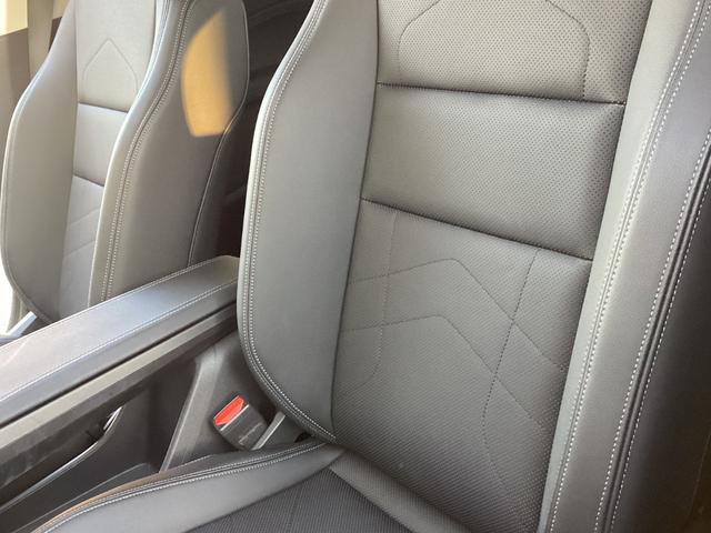 ２シリーズ ２１８ｉアクティブツアラー　エクスクルーシブ　認定中古車　禁煙車両　ファイトニックブルー　テクノロジーパッケージ　フロントシートヒーティング　ヘッドアップディスプレイ　１７インチアルミホイル（40枚目）