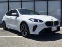１シリーズ １２０　Ｍスポーツ　弊社試乗車禁煙車　新型１シリーズ　アルピンホワイト　テクノロジーパッケージ　全周囲カメラ　ハイラインパッケージ　リアプライバシーガラス　ハーマンカードンスピーカーヘッドＵＰディスプレイ（5枚目）