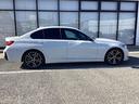 ３１８ｉ　Ｍスポーツ　弊社ワンオーナー　認定中古車　禁煙車両　ブラックキドニーグリル　ブラックミラーカバー　１８インチアルミ（9枚目）