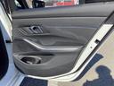 ３１８ｉ　Ｍスポーツ　弊社ワンオーナー　認定中古車　禁煙車両　ブラックキドニーグリル　ブラックミラーカバー　１８インチアルミ（50枚目）