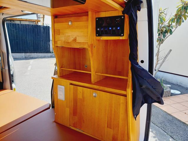 NV100クリッパーバン DX キャンピングカー 浜口モータースオリジナル 軽キャン バンコン サブバッテリー 1500Wインバーター サイドオーニング ルーフキャリア 走行充電 ACコンセント(6枚目)