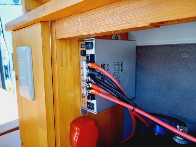 NV100クリッパーバン DX キャンピングカー 浜口モータースオリジナル 軽キャン バンコン サブバッテリー 1500Wインバーター サイドオーニング ルーフキャリア 走行充電 ACコンセント(10枚目)