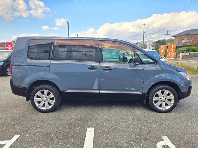 デリカD:5 G パワーパッケージ キャンピングカー バンコン Dキャンパー 4WD 新規架装 サブバッテリー シンク 走行充電 地デジ 左側パワースライドドア バックモニター(11枚目)