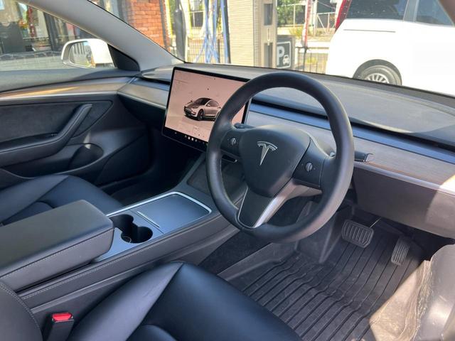モデル３ ロングレンジ　ＡＷＤ　★ロングレンジ★４ＷＤ★１５ｉｎセンターディスプレイ★パノラマガラスルーフ★シートヒーター★１９インチアルミホイール★ＥＴＣ★オートトランク★黒革シート★オートパイロット★パワーシート★カードキー★（16枚目）