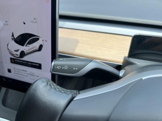 モデル３ スタンダードレンジプラス　オートパイロット　上海モデル　ヨークステアリング　黒革シート　パノラマガラスルーフ　３６０°カメラ　パワートランク　ヒートポンプ　純正１８インチアルミ　トランクスポイラー　シートヒーター　ＥＴＣ２．０（51枚目）