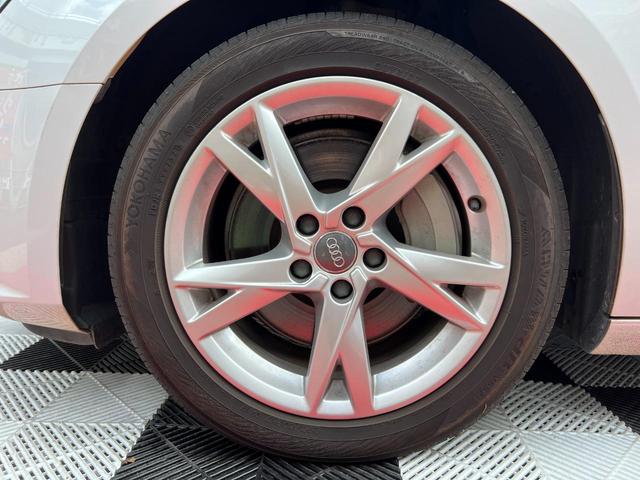 Ａ４ ２．０ＴＦＳＩクワトロスポーツ　純正ナビ　ＴＶ　Ｂｌｕｅｔｏｏｔｈ　ＥＴＣ　バックカメラ　シートヒーター　パワーシート　クルーズコントロール　ＦＲコーナーセンサー　レーンキープ　衝突軽減　４ＷＤ　スマキー　純正１７インチアルミ（80枚目）