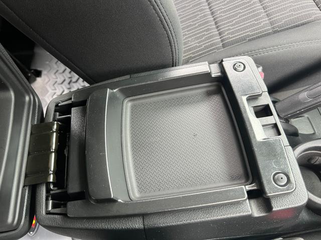 ジープ・ラングラーアンリミテッド スポーツ　フルセグＴＶ　Ｂｌｕｅｔｏｏｔｈ　バックカメラ　サイドカメラ　クルーズコントロール　オートエアコン　フォグライト　４ＷＤ（59枚目）