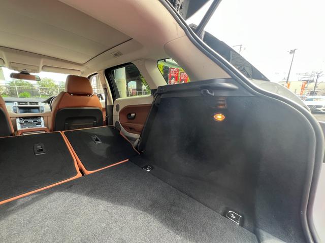レンジローバーイヴォーク プレステージ　パノラマガラスルーフ　レザーシート　ナビ　Ｂｌｕｅｔｏｏｔｈ　ＥＴＣ　バックカメラ　パワートランク　シートヒータ　パワーシート　ＦＲコーナーセンサー　クルコン　ステアリングヒーター　スマキー　１９ＡＷ（36枚目）