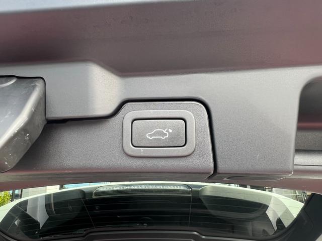 レンジローバーイヴォーク プレステージ　パノラマガラスルーフ　レザーシート　ナビ　Ｂｌｕｅｔｏｏｔｈ　ＥＴＣ　バックカメラ　パワートランク　シートヒータ　パワーシート　ＦＲコーナーセンサー　クルコン　ステアリングヒーター　スマキー　１９ＡＷ（37枚目）
