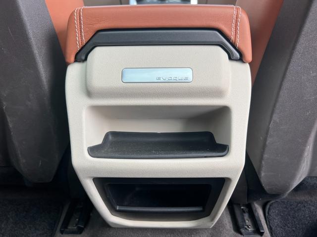 レンジローバーイヴォーク プレステージ　パノラマガラスルーフ　レザーシート　ナビ　Ｂｌｕｅｔｏｏｔｈ　ＥＴＣ　バックカメラ　パワートランク　シートヒータ　パワーシート　ＦＲコーナーセンサー　クルコン　ステアリングヒーター　スマキー　１９ＡＷ（40枚目）