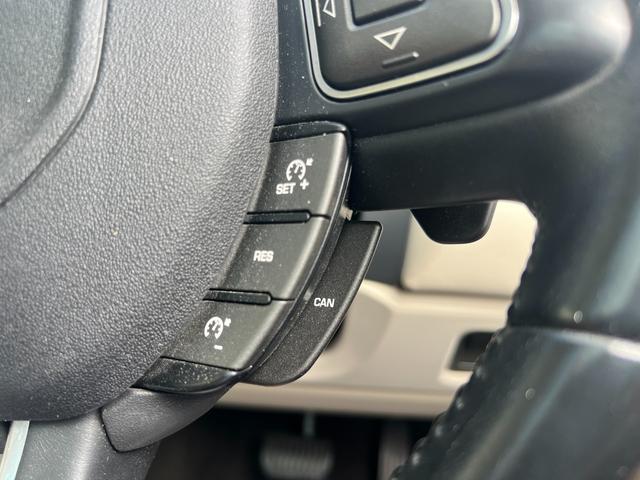 レンジローバーイヴォーク プレステージ　パノラマガラスルーフ　レザーシート　ナビ　Ｂｌｕｅｔｏｏｔｈ　ＥＴＣ　バックカメラ　パワートランク　シートヒータ　パワーシート　ＦＲコーナーセンサー　クルコン　ステアリングヒーター　スマキー　１９ＡＷ（54枚目）