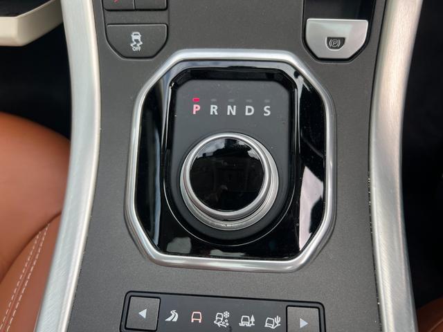 レンジローバーイヴォーク プレステージ　パノラマガラスルーフ　レザーシート　ナビ　Ｂｌｕｅｔｏｏｔｈ　ＥＴＣ　バックカメラ　パワートランク　シートヒータ　パワーシート　ＦＲコーナーセンサー　クルコン　ステアリングヒーター　スマキー　１９ＡＷ（57枚目）
